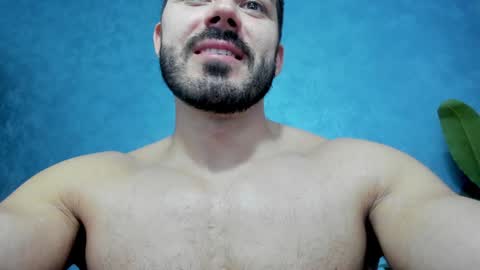 Snapshot of muscularmaster chatting on February 2025 01:00:01 AM muscularmaster onlyfans online show from February 2025 01:00:01 AM