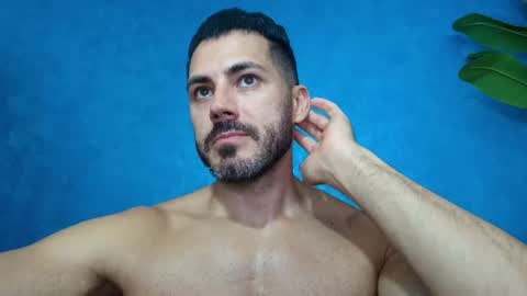 Snapshot of muscularmaster chatting on July 2026 11:40:01 PM muscularmaster onlyfans online show from July 2026 11:40:01 PM