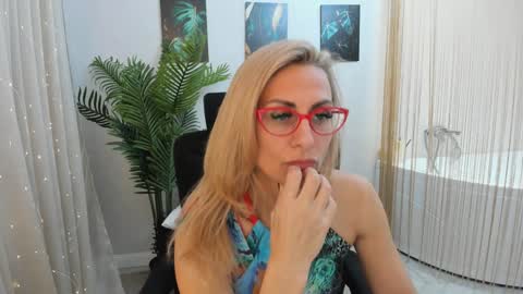 Diana online show from February 2025 11:32:02 AM