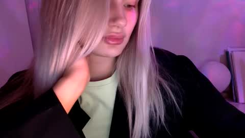 Snapshot of musescorner chatting on May 2026 04:47:01 PM musescorner online show from May 2026 04:47:01 PM