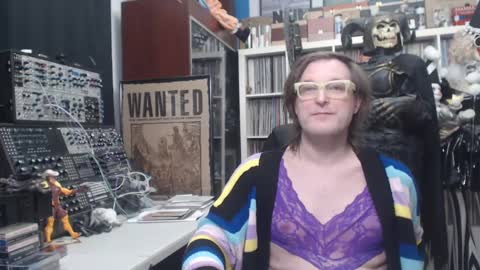 Muziknerd online show from January 2025 07:59:02 AM