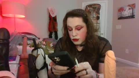 Snapshot of mxsissycharlotte chatting on December 2024 10:19:01 PM Mx Charlotte online show from December 2024 10:19:01 PM