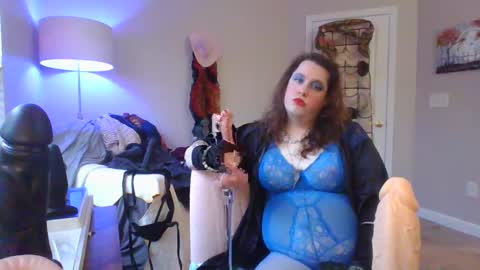 Snapshot of mxsissycharlotte chatting on December 2024 08:23:01 PM Mx Charlotte online show from December 2024 08:23:01 PM