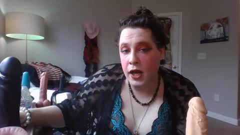 Snapshot of mxsissycharlotte chatting on December 2024 04:49:01 PM Mx Charlotte online show from December 2024 04:49:01 PM
