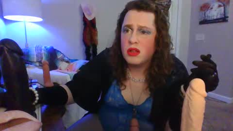Snapshot of mxsissycharlotte chatting on December 2024 10:12:01 PM Mx Charlotte online show from December 2024 10:12:01 PM