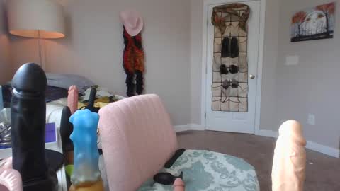 Snapshot of mxsissycharlotte chatting on January 2025 04:43:01 PM Mx Charlotte online show from January 2025 04:43:01 PM