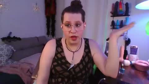 Snapshot of mxsissycharlotte chatting on June 2026 06:20:02 PM Mx Charlotte online show from June 2026 06:20:02 PM