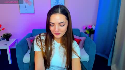 Ella online show from September 2025 08:45:02 PM