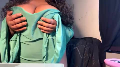 mygoldenaerols online show from April 2026 09:39:01 PM