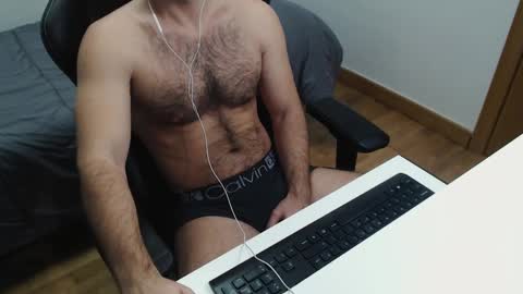 Snapshot of myhairymacho chatting on January 2025 04:39:02 AM Juan OF myhairymacho online show from January 2025 04:39:02 AM