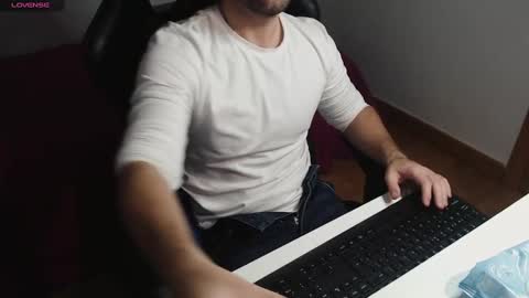 Snapshot of myhairymacho chatting on March 2025 01:35:02 AM Juan OF myhairymacho online show from March 2025 01:35:02 AM