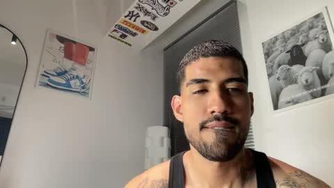 Snapshot of myke_esthetic chatting on May 2026 05:01:02 AM Myke esthetic online show from May 2026 05:01:02 AM