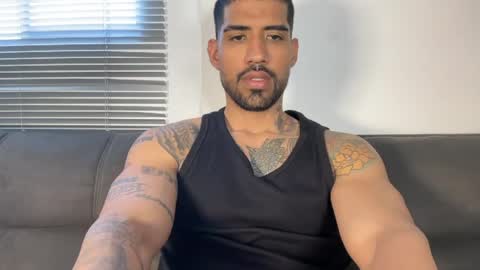 Snapshot of myke_esthetic chatting on May 2026 05:18:02 PM Myke esthetic online show from May 2026 05:18:02 PM