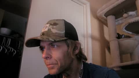 Snapshot of mykingofhearts chatting on July 2026 11:22:02 PM Your King of hearts online show from July 2026 11:22:02 PM