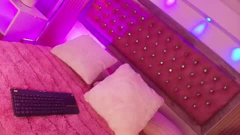 Snapshot of myladreams_ chatting on July 2026 03:27:01 AM Myla online show from July 2026 03:27:01 AM