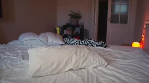 Snapshot of mynaughtynights chatting on May 2026 01:05:01 PM Sima online show from May 2026 01:05:01 PM