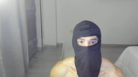 mysterious_muscles online show from April 2026 11:40:02 PM
