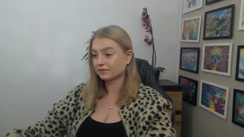 Erica online show from November 2025 09:01:01 AM