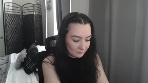 Snapshot of mysticmuse94 chatting on February 2025 05:21:01 PM MysticMuse online show from February 2025 05:21:01 PM