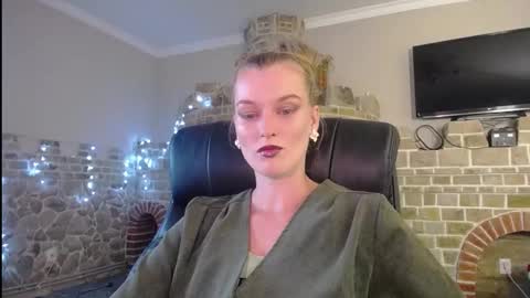 mysticvenus_ online show from September 2025 03:02:01 PM