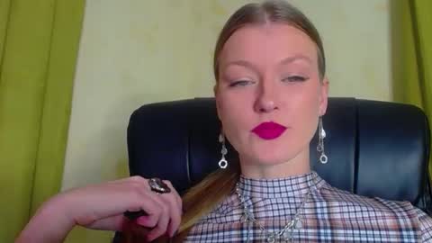 mysticvenus_ online show from December 2025 02:47:01 PM