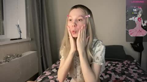 Snapshot of na_prikole_ chatting on February 2025 05:17:02 PM Vanessa and Julia  online show from February 2025 05:17:02 PM