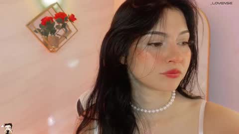 naamah_b online show from October 2025 01:54:01 PM