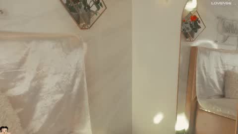 naamah_b online show from November 2025 03:54:02 PM