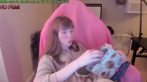 Natalie Marlo online show from October 2025 08:49:01 AM