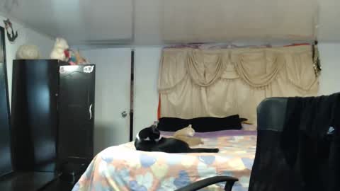 Snapshot of nadia_abaud chatting on December 2025 12:41:01 AM Nadia online show from December 2025 12:41:01 AM
