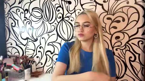 Snapshot of nadiaknake chatting on February 2026 11:21:01 AM Katrin online show from February 2026 11:21:01 AM