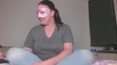 Snapshot of nadine321 chatting on December 2024 04:21:02 PM Nadine online show from December 2024 04:21:02 PM