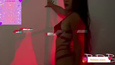 NAHIARA EVANS online show from June 2026 01:11:01 PM