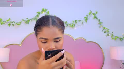 NahiaraReina  online show from December 2025 02:15:01 PM