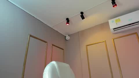 Nahimi online show from December 2025 07:10:01 PM