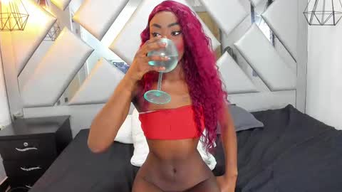 Nahomi  online show from September 2025 12:15:01 AM