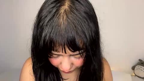 nahomy online show from April 2026 02:23:02 PM