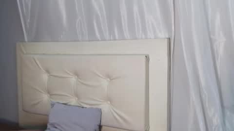 Nahomy online show from December 2024 05:08:01 PM