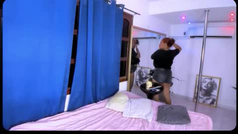 Nahomy online show from January 2026 06:32:02 PM