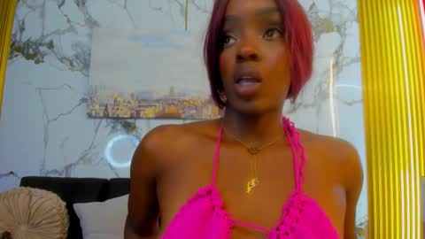 Nahomy  online show from November 2025 10:22:02 PM