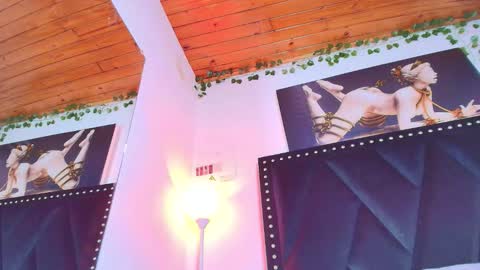 Naia x online show from February 2026 09:51:01 PM