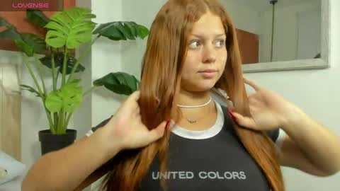 Snapshot of naiara30_ chatting on April 2026 07:11:02 PM N A I A R A online show from April 2026 07:11:02 PM