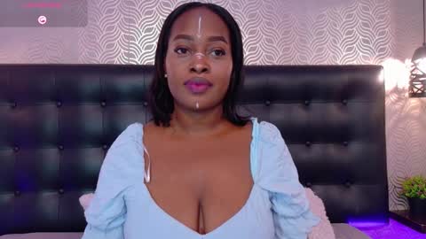 naiaramasson_ online show from February 2026 12:30:01 PM