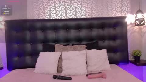 naiaramasson_ online show from April 2026 12:06:01 PM