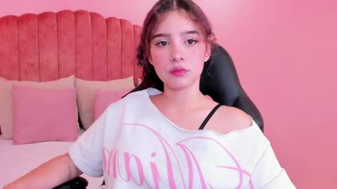Snapshot of naira_velvet chatting on June 2026 03:47:02 AM N A I R A online show from June 2026 03:47:02 AM