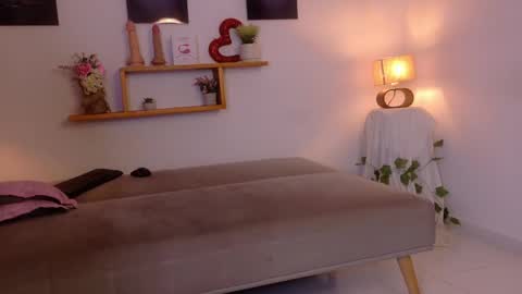 nairagold_ online show from May 2026 11:23:04 PM