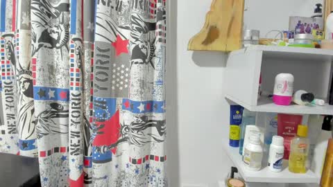 Natalia Flores online show from April 2026 10:51:02 PM