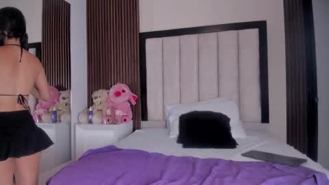 Snapshot of naiyi_tamara chatting on November 2025 12:05:02 PM naiyi_tamara online show from November 2025 12:05:02 PM