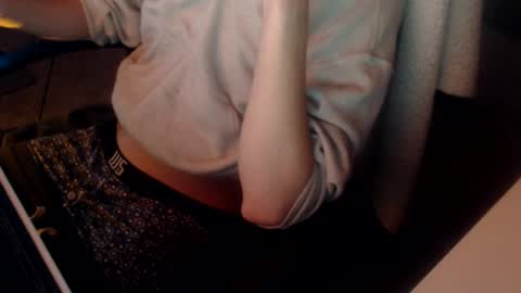 Snapshot of naj8 chatting on September 2025 03:52:02 AM Drew online show from September 2025 03:52:02 AM