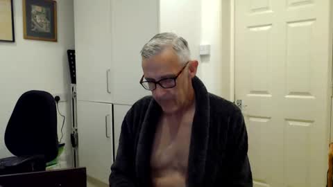 Snapshot of nakedcarpenteruk chatting on May 2026 10:50:01 PM nakedcarpenteruk online show from May 2026 10:50:01 PM